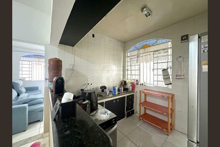 Casa à venda com 3 quartos, 170m² em Copacabana, Belo Horizonte