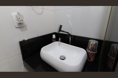 Casa à venda com 93m², 3 quartos e 2 vagasBanheiro