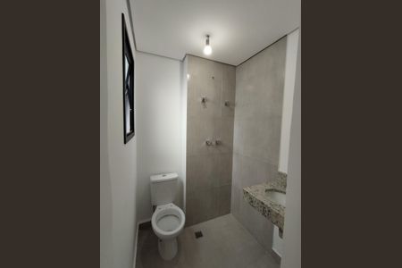 Casa para alugar com 100m², 2 quartos e 1 vaga Casa para alugar com 100m², 2 quartos e 1 vagaBanheiro da Suíte 1