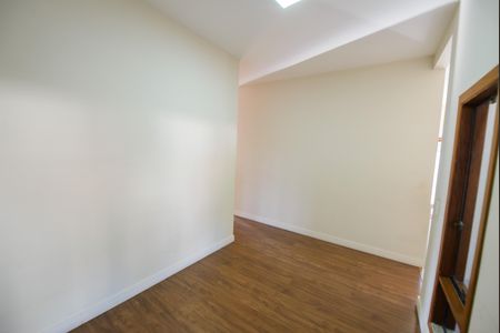 Sala de casa para alugar com 3 quartos, 180m² em Campos Elíseos, Taubaté