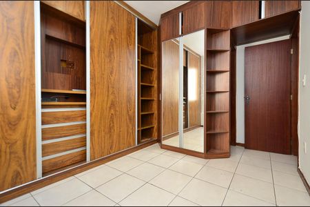 Apartamento à venda com 94m², 3 quartos e 2 vagas Apartamento à venda com 94m², 3 quartos e 2 vagasSuíte