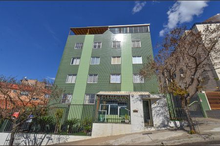 Apartamento à venda com 94m², 3 quartos e 2 vagas Apartamento à venda com 94m², 3 quartos e 2 vagasFachada
