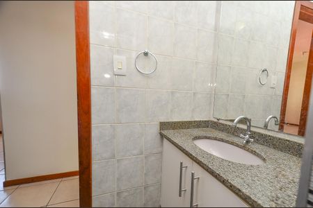 Apartamento à venda com 94m², 3 quartos e 2 vagas Apartamento à venda com 94m², 3 quartos e 2 vagasBanheiro