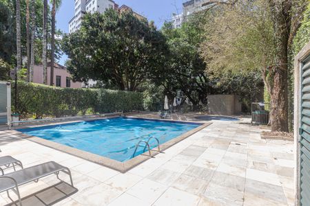 Apartamento à venda com 148m², 4 quartos e 3 vagas Apartamento à venda com 148m², 4 quartos e 3 vagasÁrea comum - Piscina