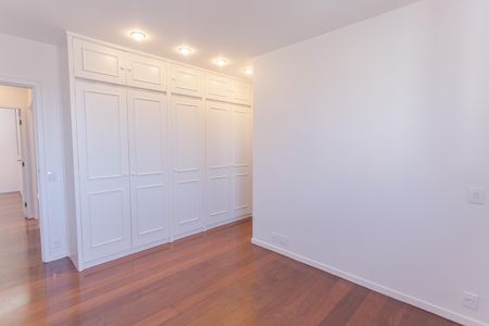 Apartamento à venda com 148m², 4 quartos e 3 vagas Apartamento à venda com 148m², 4 quartos e 3 vagasSuíte