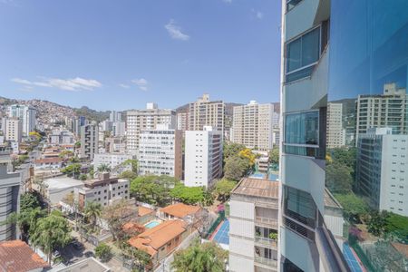 Apartamento à venda com 148m², 4 quartos e 3 vagas Apartamento à venda com 148m², 4 quartos e 3 vagasVista da Varanda na Sala