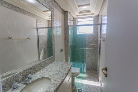 Apartamento à venda com 148m², 4 quartos e 3 vagas Apartamento à venda com 148m², 4 quartos e 3 vagasBanheiro Social