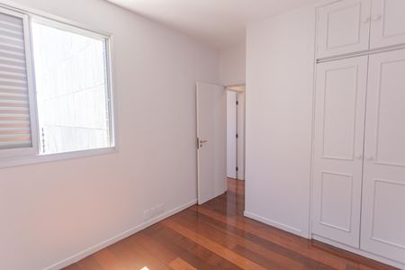 Apartamento à venda com 148m², 4 quartos e 3 vagas Apartamento à venda com 148m², 4 quartos e 3 vagasQuarto 1