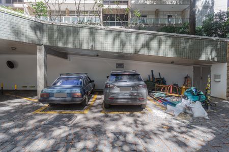 Apartamento à venda com 148m², 4 quartos e 3 vagas Apartamento à venda com 148m², 4 quartos e 3 vagasGaragem de Visitante