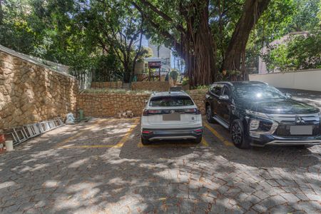 Apartamento à venda com 148m², 4 quartos e 3 vagas Apartamento à venda com 148m², 4 quartos e 3 vagasGaragem de Visitante