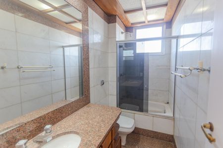 Apartamento à venda com 148m², 4 quartos e 3 vagas Apartamento à venda com 148m², 4 quartos e 3 vagasBanheiro da Suíte