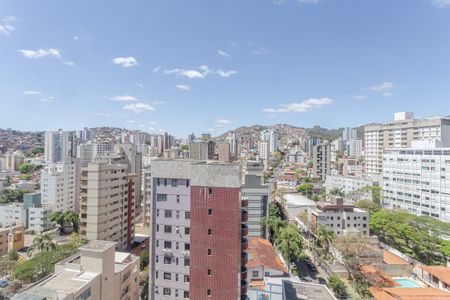 Apartamento à venda com 148m², 4 quartos e 3 vagas Apartamento à venda com 148m², 4 quartos e 3 vagasVista da Varanda na Sala