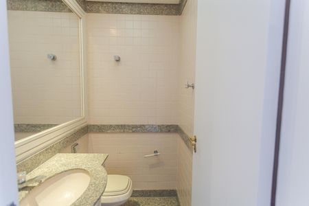 Apartamento à venda com 148m², 4 quartos e 3 vagas Apartamento à venda com 148m², 4 quartos e 3 vagasLavabo na Sala