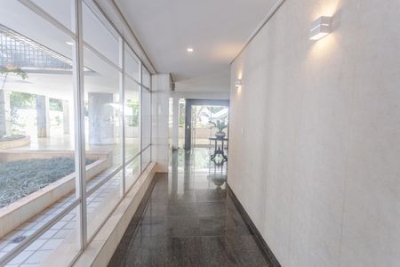 Apartamento à venda com 148m², 4 quartos e 3 vagas Apartamento à venda com 148m², 4 quartos e 3 vagasHall de entrada