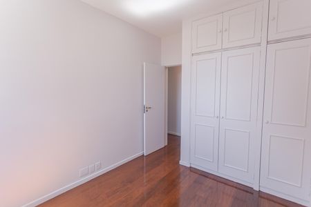 Apartamento à venda com 148m², 4 quartos e 3 vagas Apartamento à venda com 148m², 4 quartos e 3 vagasQuarto 2