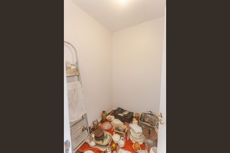 Apartamento à venda com 148m², 4 quartos e 3 vagas Apartamento à venda com 148m², 4 quartos e 3 vagasQuarto de Serviço