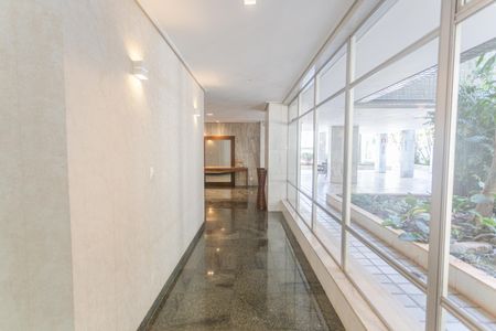 Apartamento à venda com 148m², 4 quartos e 3 vagas Apartamento à venda com 148m², 4 quartos e 3 vagasHall de entrada