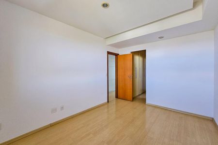 Apartamento à venda com 360m², 4 quartos e 4 vagas Apartamento à venda com 360m², 4 quartos e 4 vagasSuíte 3