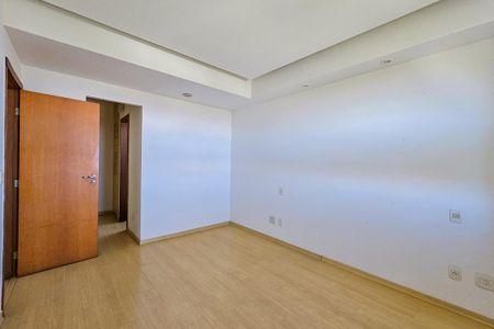 Apartamento à venda com 360m², 4 quartos e 4 vagas Apartamento à venda com 360m², 4 quartos e 4 vagasSuíte 3