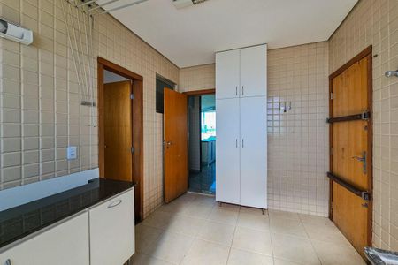 Apartamento à venda com 360m², 4 quartos e 4 vagas Apartamento à venda com 360m², 4 quartos e 4 vagasÁrea de Serviço