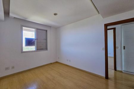 Apartamento à venda com 360m², 4 quartos e 4 vagas Apartamento à venda com 360m², 4 quartos e 4 vagasSuíte 3