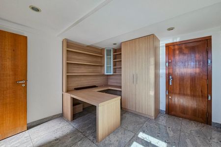 Apartamento à venda com 360m², 4 quartos e 4 vagas Apartamento à venda com 360m², 4 quartos e 4 vagasEscritório