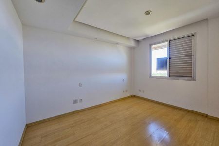 Apartamento à venda com 360m², 4 quartos e 4 vagas Apartamento à venda com 360m², 4 quartos e 4 vagasSuíte 3
