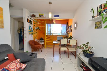 Apartamento à venda com 110m², 2 quartos e 2 vagasSala
