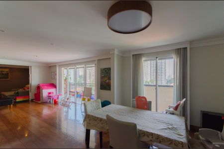 Apartamento à venda com 211m², 3 quartos e 4 vagasSala