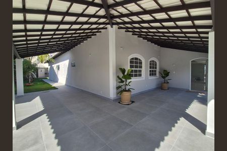 Casa de condomínio à venda com 468m², 4 quartos e 6 vagas Casa de condomínio à venda com 468m², 4 quartos e 6 vagasÁrea comum