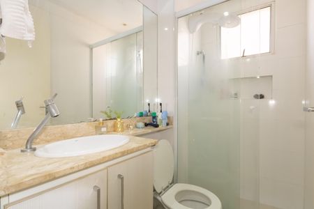 Apartamento à venda com 52m², 2 quartos e 1 vaga Apartamento à venda com 52m², 2 quartos e 1 vagaBanheiro