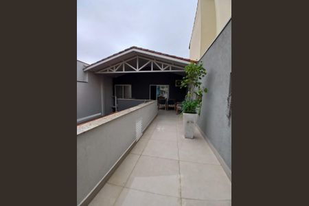 Casa à venda com 130m², 3 quartos e 3 vagas Casa à venda com 130m², 3 quartos e 3 vagasTerraço