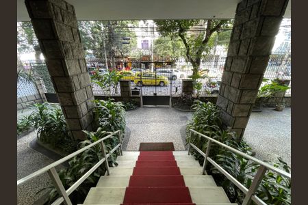 Apartamento à venda com 170m², 3 quartos e 1 vaga Apartamento à venda com 170m², 3 quartos e 1 vagaFachada