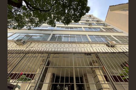 Apartamento à venda com 170m², 3 quartos e 1 vaga Apartamento à venda com 170m², 3 quartos e 1 vagaFachada