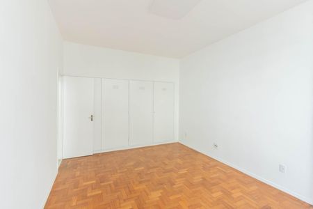 Apartamento à venda com 170m², 3 quartos e 1 vagaQuarto 2