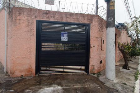 Casa à venda com 154m², 2 quartos e 2 vagas Casa à venda com 154m², 2 quartos e 2 vagasFachada