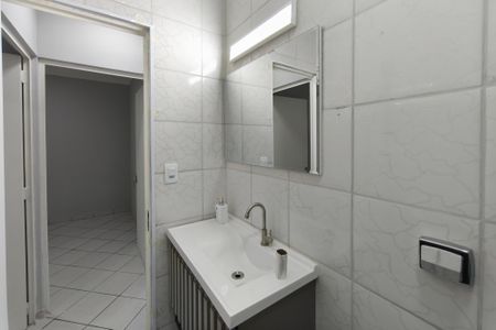 Casa à venda com 140m², 2 quartos e 4 vagas Casa à venda com 140m², 2 quartos e 4 vagasBanheiro