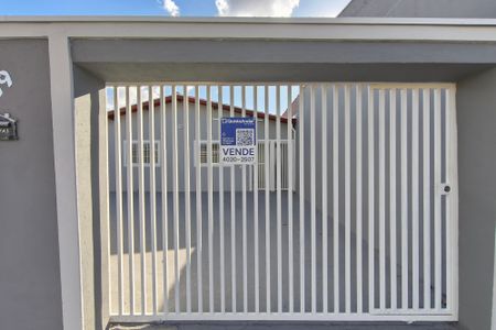 Casa à venda com 140m², 2 quartos e 4 vagas Casa à venda com 140m², 2 quartos e 4 vagasFachada