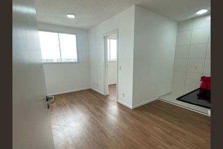 Sala de apartamento para alugar com 2 quartos, 35m² em Santa Maria, Santo André