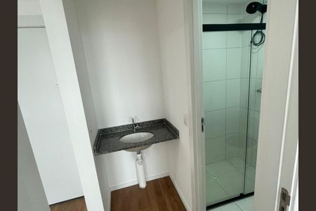 Banheiro de apartamento para alugar com 2 quartos, 35m² em Santa Maria, Santo André