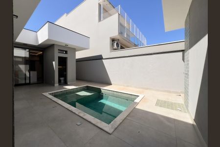 Casa de condomínio para alugar com 200m², 3 quartos e 4 vagas Casa de condomínio para alugar com 200m², 3 quartos e 4 vagasVista da Suíte 3