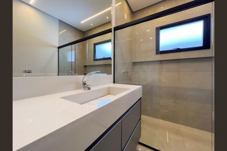 Casa de condomínio para alugar com 200m², 3 quartos e 4 vagas Casa de condomínio para alugar com 200m², 3 quartos e 4 vagasBanheiro da Suíte 3