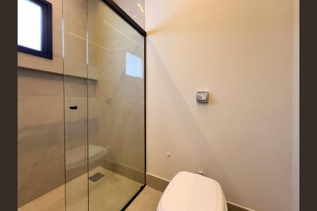 Casa de condomínio para alugar com 200m², 3 quartos e 4 vagas Casa de condomínio para alugar com 200m², 3 quartos e 4 vagasBanheiro da Suíte 3