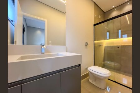 Casa de condomínio para alugar com 200m², 3 quartos e 4 vagas Casa de condomínio para alugar com 200m², 3 quartos e 4 vagasBanheiro da Suíte 1