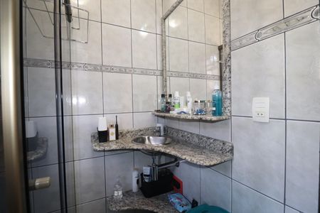 Casa à venda com 180m², 3 quartos e 2 vagasBanheiro 2