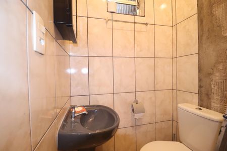 Casa à venda com 180m², 3 quartos e 2 vagasEdícula - Banheiro