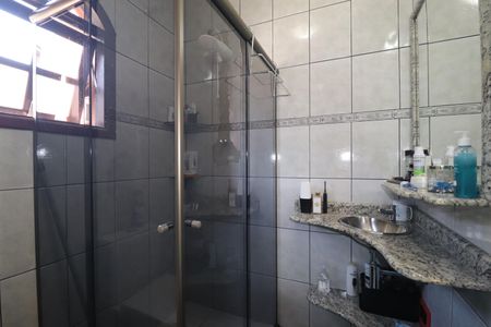 Casa à venda com 180m², 3 quartos e 2 vagasBanheiro 2