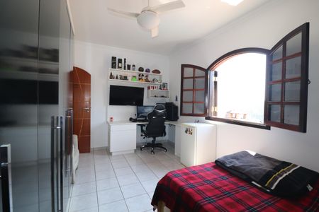 Casa à venda com 180m², 3 quartos e 2 vagasQuarto 2