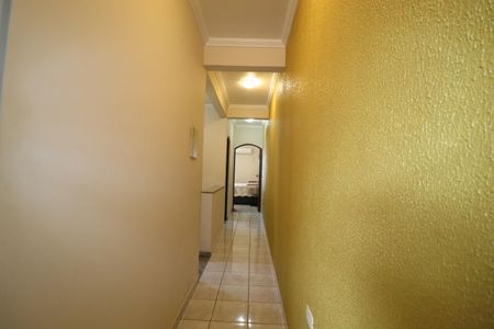 Casa à venda com 180m², 3 quartos e 2 vagasCorredor Quartos