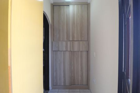 Casa à venda com 180m², 3 quartos e 2 vagasSuíte